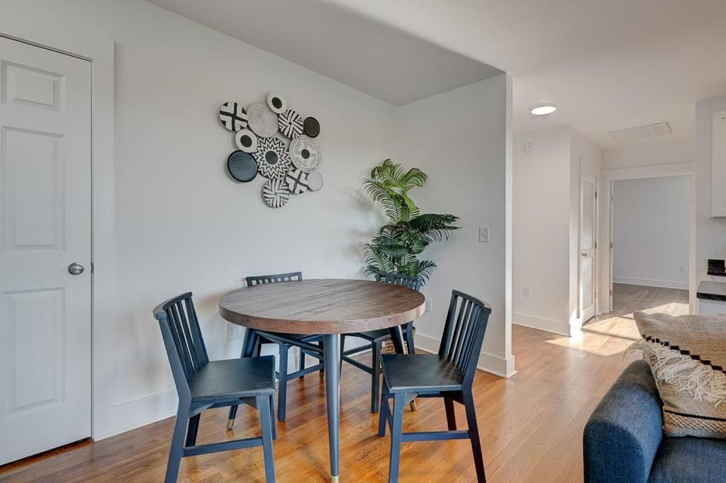 Greatly Located And Elegant 1Br With Parking Durham Exterior foto